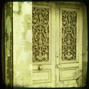 Paris Shopping, Clignancourt Market exterior door