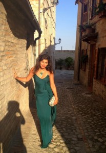 Lady Trekking Bonnie Rakhit Italian wedding