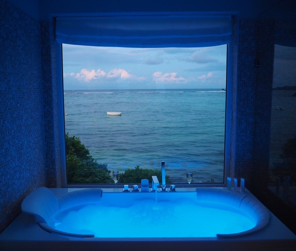 The Admiral Suite Le Guanahani hot tub The Admiral Suite Le Guanahani hot tub
