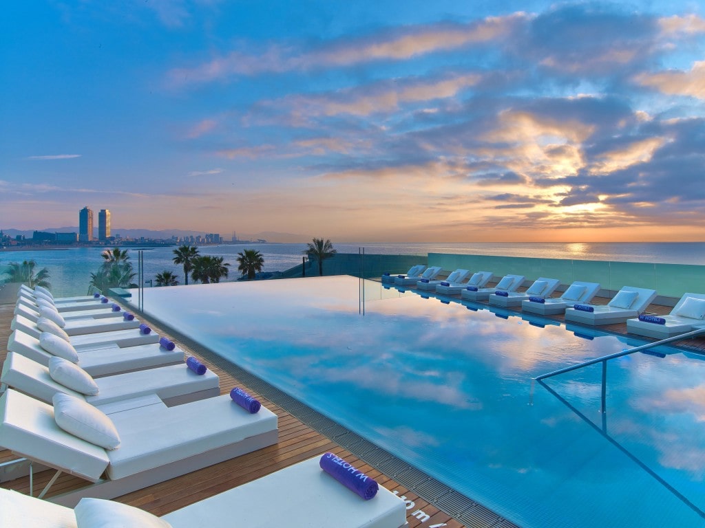 Lady Trekking W Hotel Barcelona