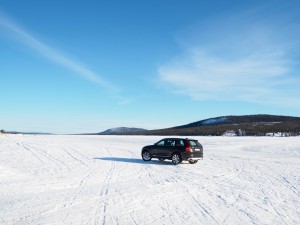 Lady Trekking Volvo XC90 T8 driving Bonnie Rakhit