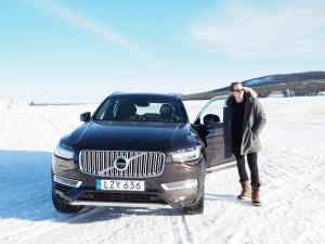 Volvo XC90 Ice Hotel driving Lady Trekking 2