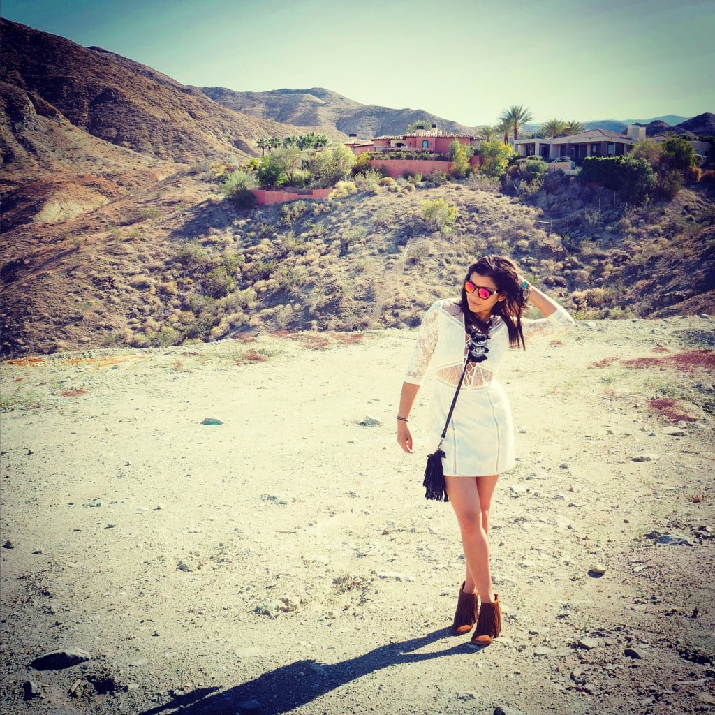 Lady Trekking bonnie mercedes coachella