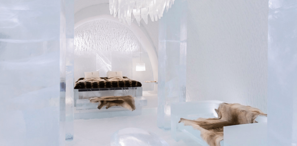 Ice hotel duluxe suite Lady Trekking.com
