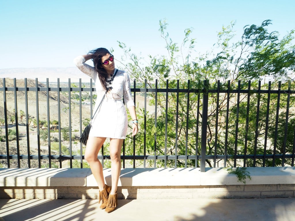 Lady Trekking Street Style Coachella