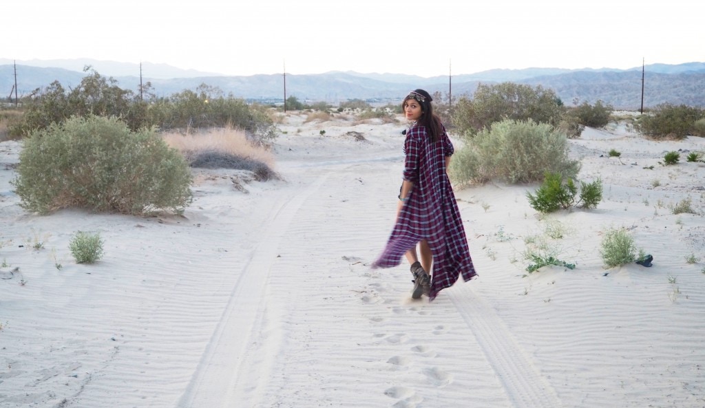 Lady Trekking Street Style Coachella what to pack
