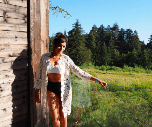 Lady Trekking Big Sur fashion
