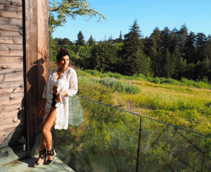 Lady Trekking Ventana Lodge style