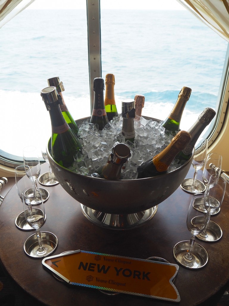 Lady Trekking Veuve clicquot tasting