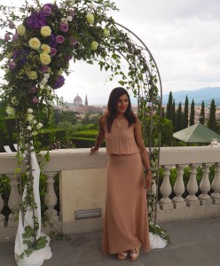 Lady Trekking Bonnie at Florence wedding