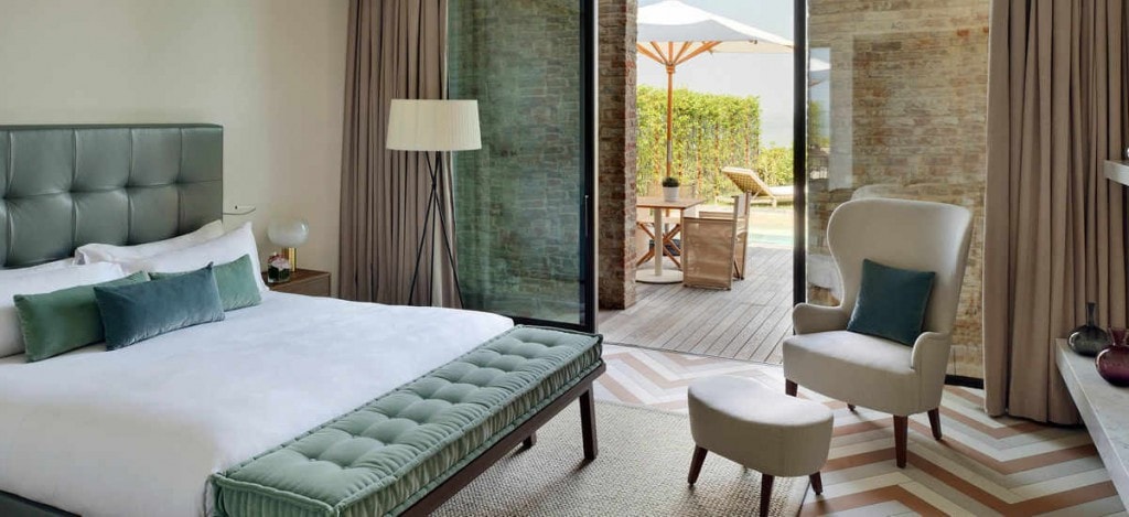 Jw marriot bedroom