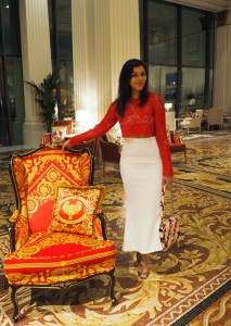Lady Trekking What to wear in Dubai Versace