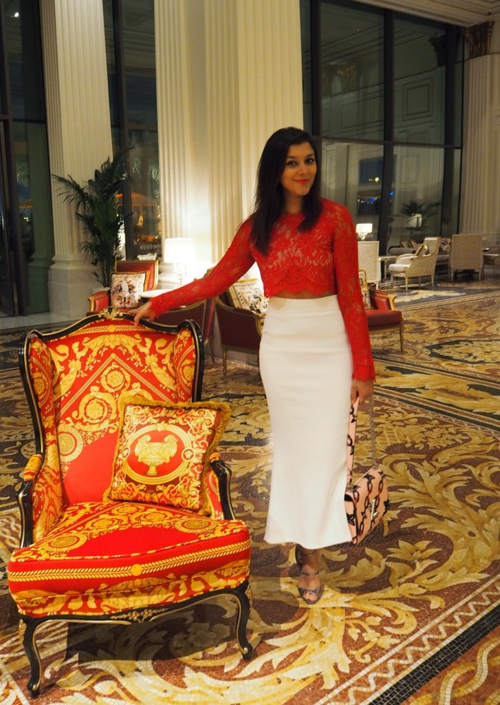 Lady Trekking What to wear in Dubai Versace