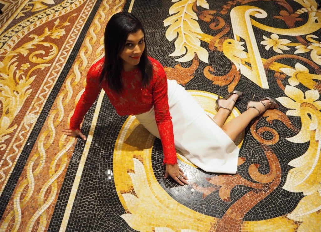 Lady Trekking What to wear in Dubai