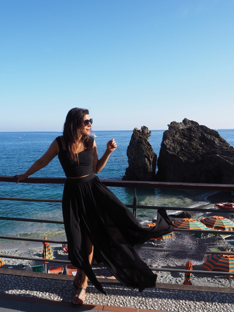 Monterosso Lady Trekking cinque Terre beach